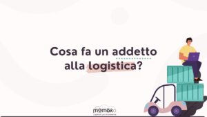 Addetto alla logistica eCommerce a lavoro su delle casse su un carrello elevatore