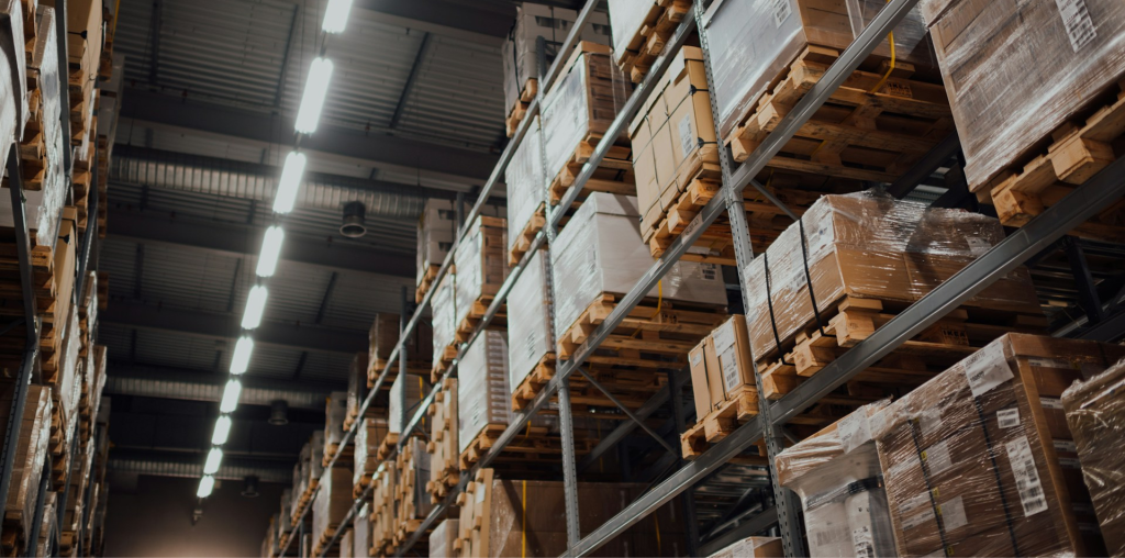 Magazzino Momoka organizzato e meticolosamente catalogato