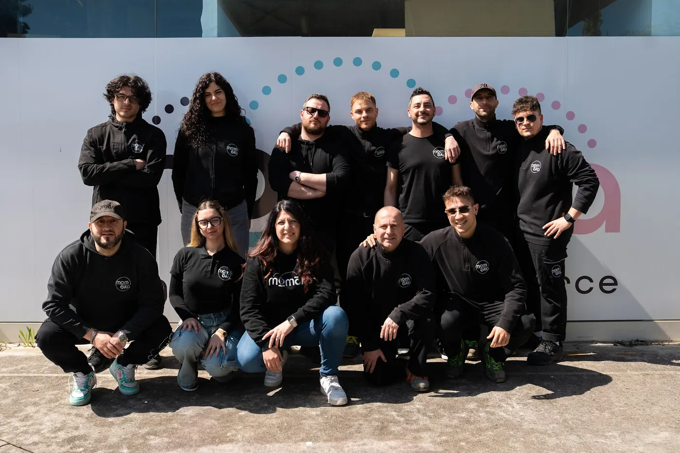 Il team Momoka davanti alla sede di Città Sant'Angelo